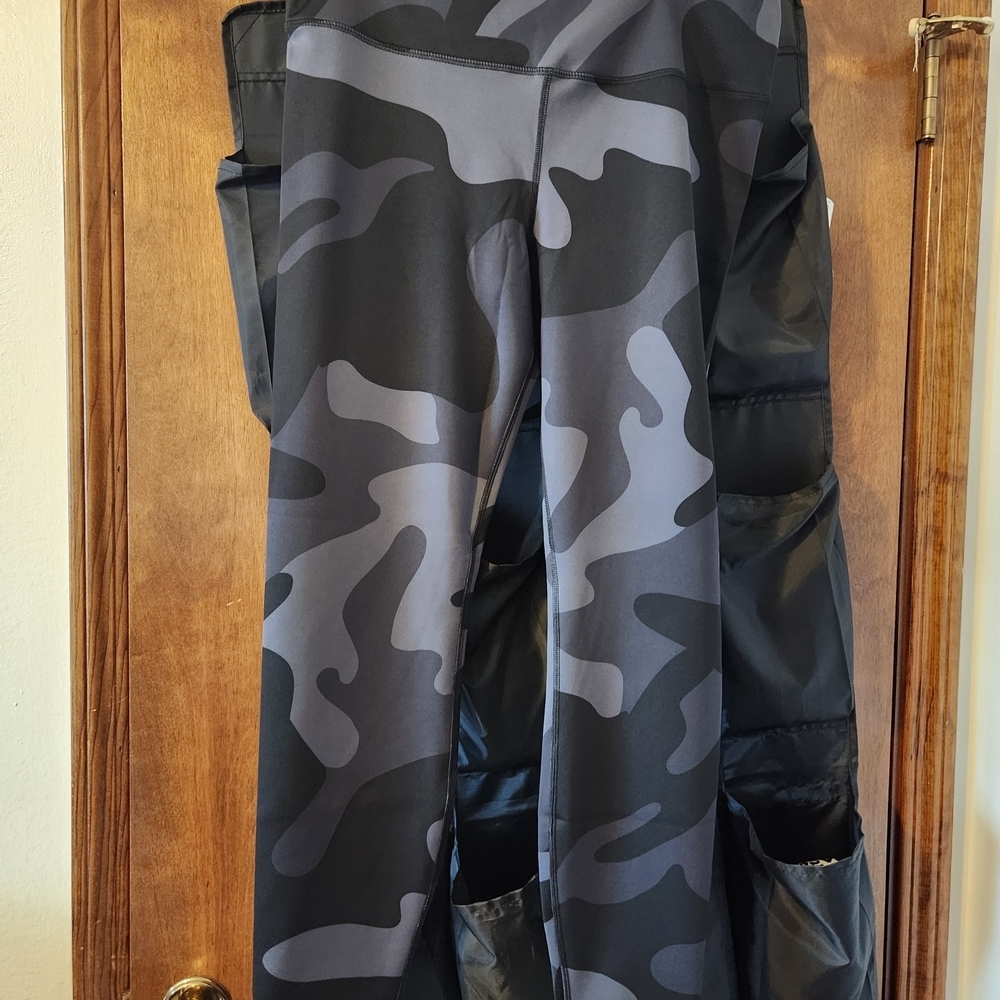 Yummy And Trendy Black & Gray Camo Leggings